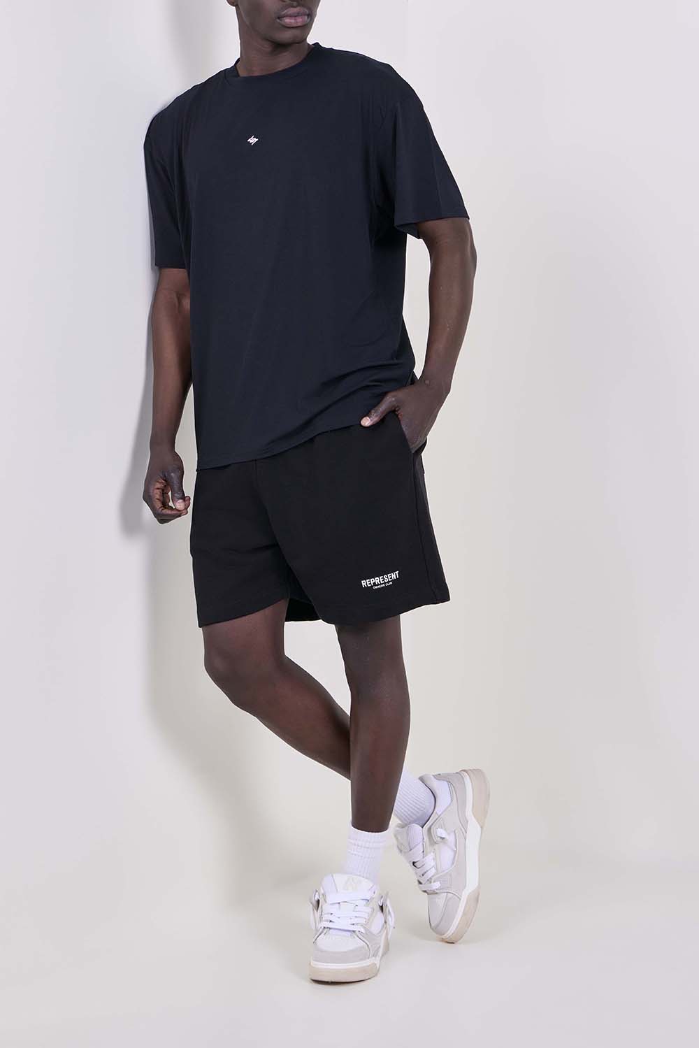 מכנסי ג'וגר קצרים